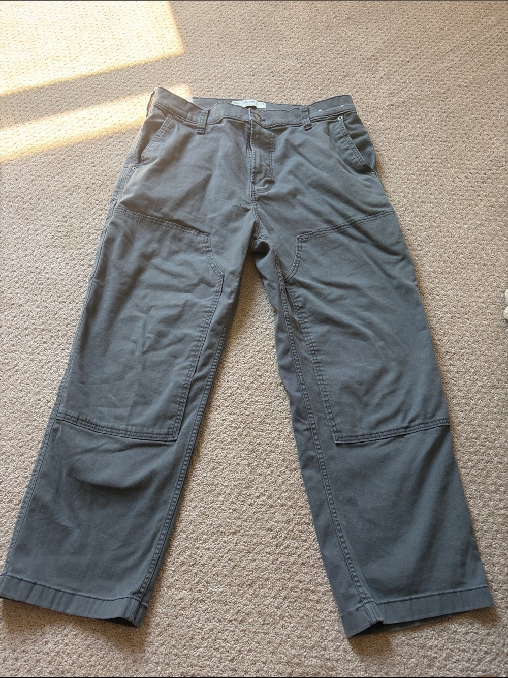 Hollister Men's Cargo Pants in Charcoal Gray